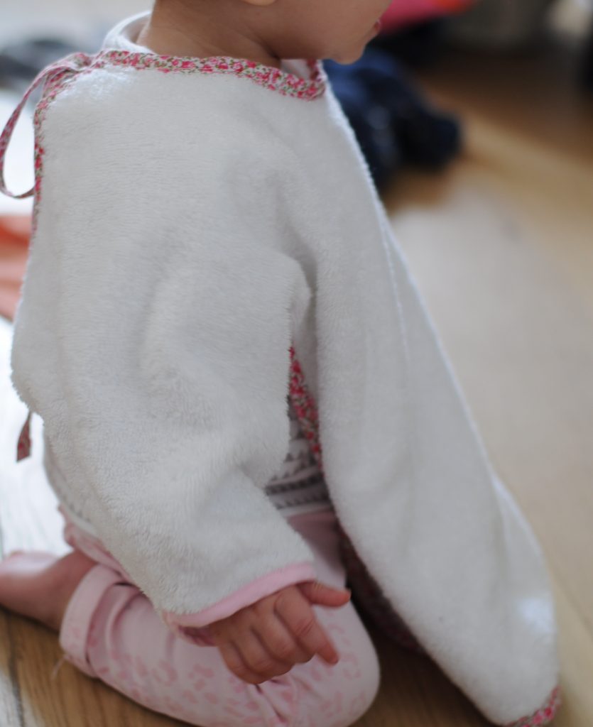 DIY cape ou bavoir géant. Tuto et patron gratuit