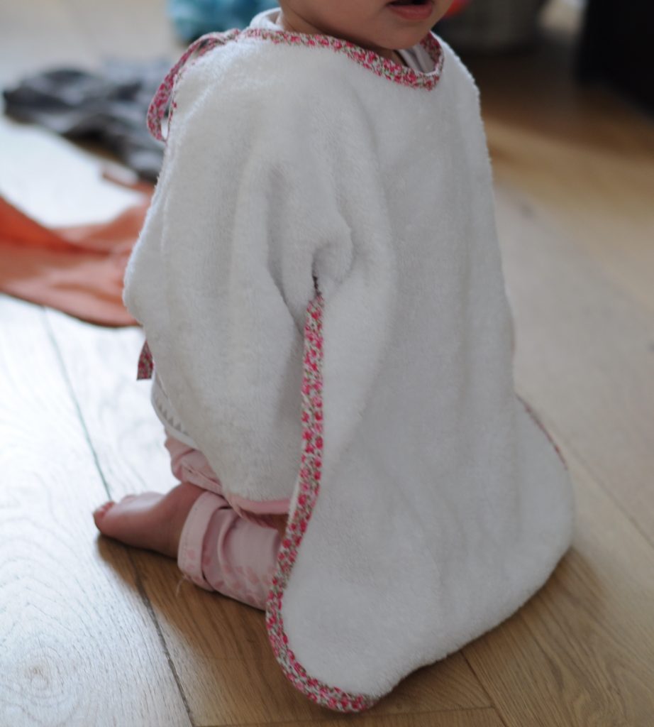 DIY cape ou bavoir géant. Tuto et patron gratuit