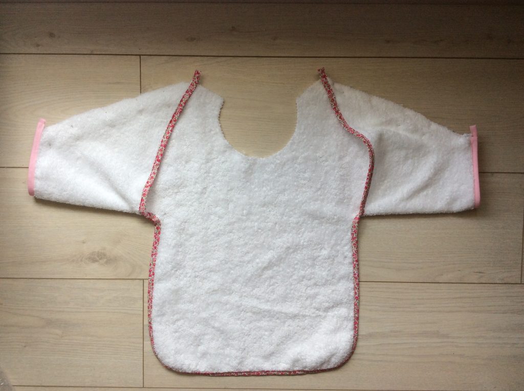 DIY cape ou bavoir géant. Tuto et patron gratuit