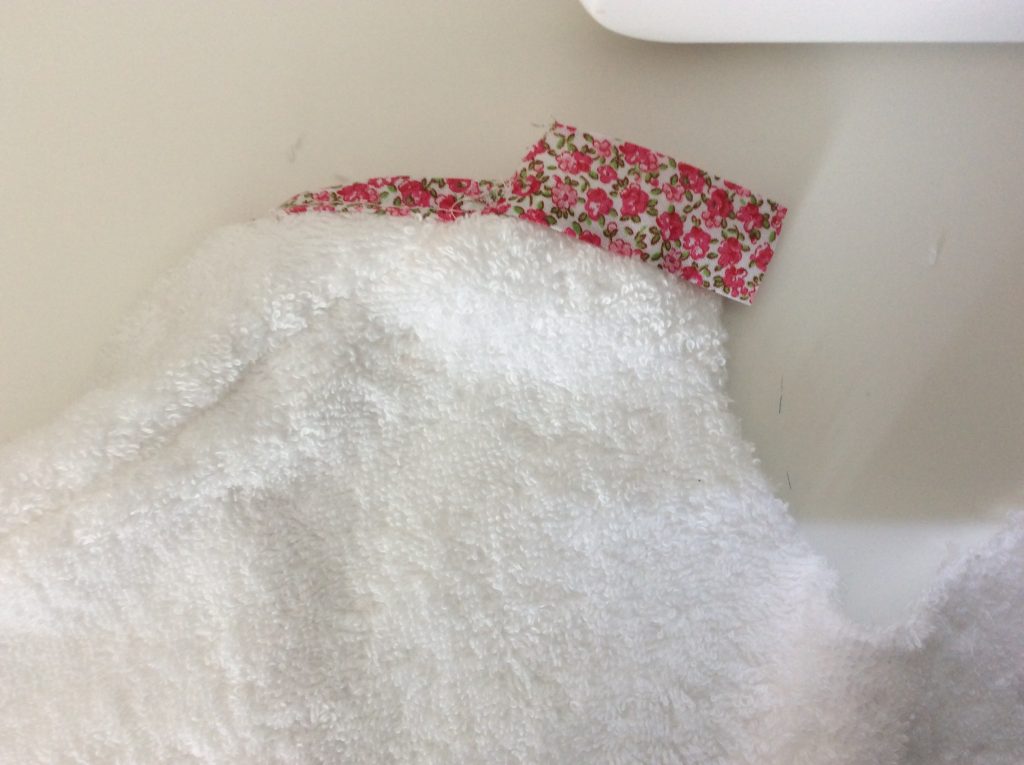 DIY cape ou bavoir géant. Tuto et patron gratuit