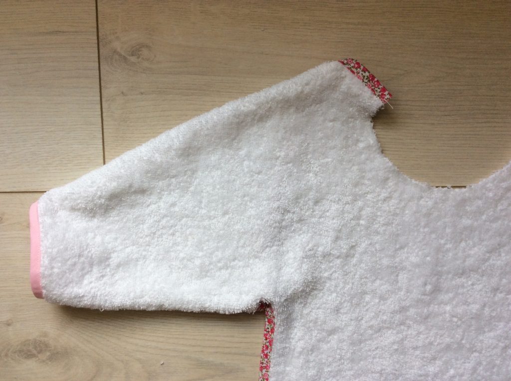 DIY cape ou bavoir géant. Tuto et patron gratuit