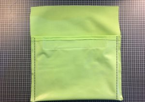 {DIY} Tuto couture pochette à goûter lavable. Etui imperméable pour sandwich, encas, snack. Fabriquer un sac à goûter lavable.
