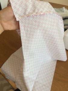 Couffin de poupée ou poupon 30cm. DIY couture débutant. Tuto illustre et complet. Patron gratuit. 