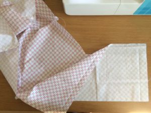 Couffin de poupée ou poupon 30cm. DIY couture débutant. Tuto illustre et complet. Patron gratuit. 