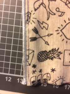 {DIY} Etui à mouchoirs lavables. Tuto couture Zéro déchet. Pas à pas couture facile pour coudre une pochette en tissu pour stocker vos mouchoirs.